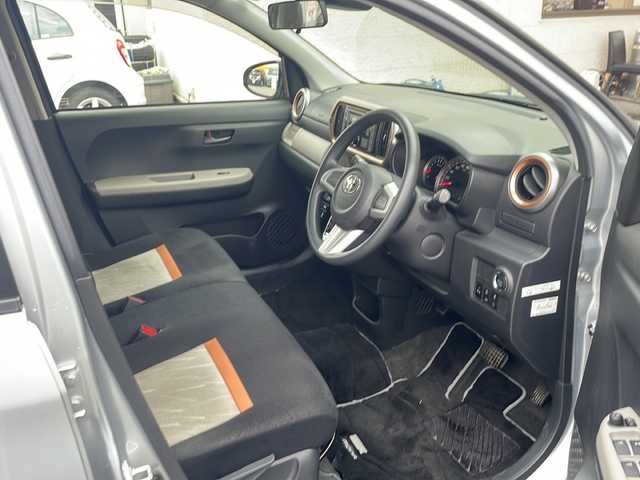 トヨタ パッソ モーダ 兵庫県 2018(平30)年 2万km ブライトシルバーM 保証書・取説・有/純正オーディオ・CD・FM・AM・AUX・USB/衝突被害軽減ブレーキ/コーナーセンサー/オートハイビーム/アイドリングストップ/プッシュスタート/スマートキー×2/純正フロアマット/純正ドアバイザー