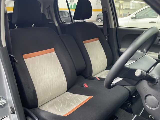 トヨタ パッソ モーダ 兵庫県 2018(平30)年 2万km ブライトシルバーM 保証書・取説・有/純正オーディオ・CD・FM・AM・AUX・USB/衝突被害軽減ブレーキ/コーナーセンサー/オートハイビーム/アイドリングストップ/プッシュスタート/スマートキー×2/純正フロアマット/純正ドアバイザー