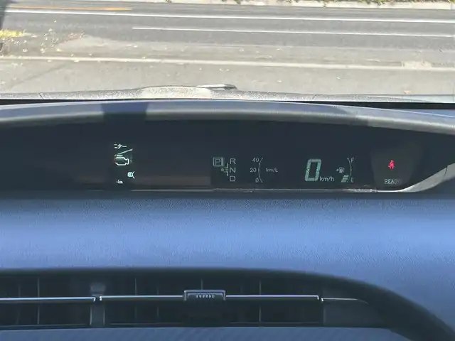 トヨタ プリウス S ツーリングセレクション 東京都 2013(平25)年 8.9万km ホワイトパールクリスタルシャイン (株)IDOMが運営する【じしゃロン昭島店】の自社ローン専用車両になります。/こちらは現金またはオートローンご利用時の価格です。自社ローンご希望の方は別途その旨お申付け下さい/純正ナビ（ＳＤ・ＤＶＤ・ＴＶ）/バックカメラ/ワンオーナー/Bluetooth/プッシュボタン/スマートキー/電格ミラー/ドアバイザー