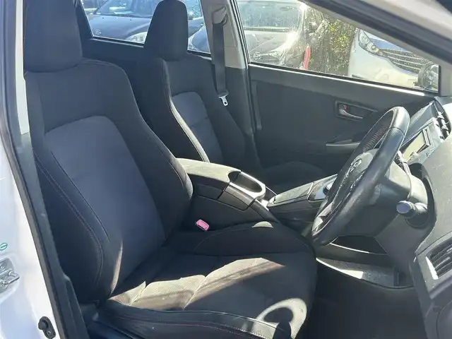 トヨタ プリウス S ツーリングセレクション 東京都 2013(平25)年 8.9万km ホワイトパールクリスタルシャイン (株)IDOMが運営する【じしゃロン昭島店】の自社ローン専用車両になります。/こちらは現金またはオートローンご利用時の価格です。自社ローンご希望の方は別途その旨お申付け下さい/純正ナビ（ＳＤ・ＤＶＤ・ＴＶ）/バックカメラ/ワンオーナー/Bluetooth/プッシュボタン/スマートキー/電格ミラー/ドアバイザー