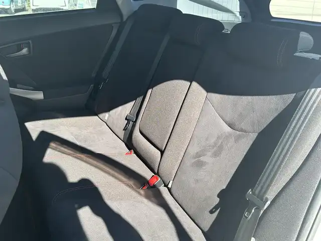 トヨタ プリウス S ツーリングセレクション 東京都 2013(平25)年 8.9万km ホワイトパールクリスタルシャイン (株)IDOMが運営する【じしゃロン昭島店】の自社ローン専用車両になります。/こちらは現金またはオートローンご利用時の価格です。自社ローンご希望の方は別途その旨お申付け下さい/純正ナビ（ＳＤ・ＤＶＤ・ＴＶ）/バックカメラ/ワンオーナー/Bluetooth/プッシュボタン/スマートキー/電格ミラー/ドアバイザー