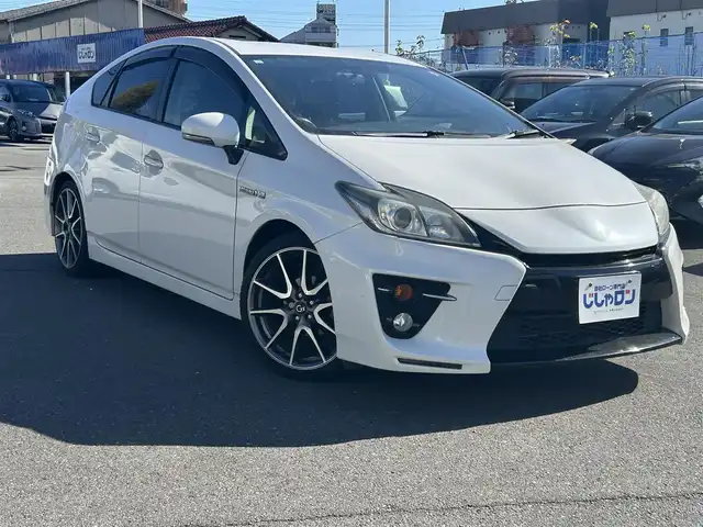 トヨタ プリウス S ツーリングセレクション 東京都 2013(平25)年 8.9万km ホワイトパールクリスタルシャイン (株)IDOMが運営する【じしゃロン昭島店】の自社ローン専用車両になります。/こちらは現金またはオートローンご利用時の価格です。自社ローンご希望の方は別途その旨お申付け下さい/純正ナビ（ＳＤ・ＤＶＤ・ＴＶ）/バックカメラ/ワンオーナー/Bluetooth/プッシュボタン/スマートキー/電格ミラー/ドアバイザー