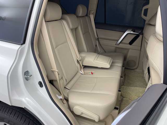 トヨタ ランドクルーザー プラド TX Lパッケージ 新潟県 2022(令4)年 3.2万km ホワイトパールクリスタルシャイン 7人乗り/サンルーフ/モデリスタエアロ/ベージュ革シート/純正メーカーOPナビ/パノラミックビューモニター/プリクラッシュセーフティ/レーダークルーズコントロール/レーンキープアシスト/ブラインドスポットモニター/エアシート/ビルトインETC/ドライブレコーダー/前席パワーシート/オートライト/オートハイビーム/LEDヘッドライト/前後コーナーセンサー/プッシュスタート