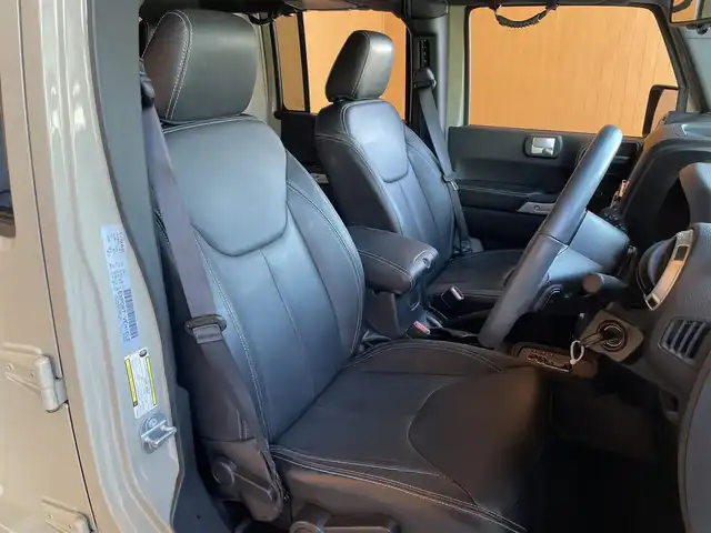 クライスラー・ジープ ジープ ラングラー JK 愛知県 2017(平29)年 2.5万km ゴビ 80台限定車/ワンオーナー/社外メモリナビ/フルセグTV/バックカメラ/サイドカメラ/黒革シート/シートヒーター/ALPINEスピーカー/クルーズコントロール/MTモード付AT/オートヘッドライト/純正18インチアルミ