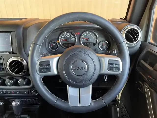 クライスラー・ジープ ジープ ラングラー JK 愛知県 2017(平29)年 2.5万km ゴビ 80台限定車/ワンオーナー/社外メモリナビ/フルセグTV/バックカメラ/サイドカメラ/黒革シート/シートヒーター/ALPINEスピーカー/クルーズコントロール/MTモード付AT/オートヘッドライト/純正18インチアルミ