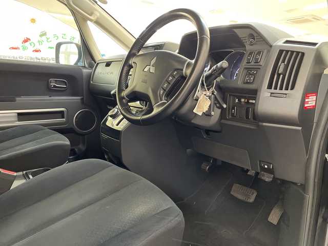 三菱 デリカＤ：５ D－Power package 新潟県 2018(平30)年 7.1万km ダイヤモンドブラックマイカ 4WD/社外SDナビ(AVN-D8W)/CD/DVD/BT/フルセグテレビ/SDミュージックサーバー/バックカメラ/ETC/ドライブレコーダー/クルーズコントロール/両側パワースライドドア/シートヒーター/スマートキー/キセノンヘッドライト/オートライト/フォグランプ/純正18インチアルミホイール