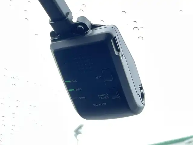 ホンダ フィット e:HEV RS 佐賀県 2023(令5)年 7.3万km クリスタルブラックパール ワンオーナー/純正9インチHondaCONNECTディスプレー/バックカメラ/前後ドライブレコーダー/ビルトインETC2.0/電子パーキングブレーキ/・BRAKE HOLD機能/ハーフレザーシート/ISOFIX対応/パドルシフト/革巻きステアリング/ステアリングリモコン/純正16インチアルミホイール/純正LEDヘッドライト/・オートマチックハイビーム/純正フロアマット/純正ドアバイザ―/新車保証書/取扱説明書/スペアキー１本/ホンダセンシング/・アダプティブクルーズコントロール/・衝突被害軽減ブレーキ/・先行車発進お知らせ機能/・路外逸脱抑制機能/・レーンキープアシストシステム/・標識認識機能/・パーキングセンサーシステム