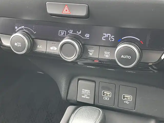 ホンダ フィット e:HEV RS 佐賀県 2023(令5)年 7.3万km クリスタルブラックパール ワンオーナー/純正9インチHondaCONNECTディスプレー/バックカメラ/前後ドライブレコーダー/ビルトインETC2.0/電子パーキングブレーキ/・BRAKE HOLD機能/ハーフレザーシート/ISOFIX対応/パドルシフト/革巻きステアリング/ステアリングリモコン/純正16インチアルミホイール/純正LEDヘッドライト/・オートマチックハイビーム/純正フロアマット/純正ドアバイザ―/新車保証書/取扱説明書/スペアキー１本/ホンダセンシング/・アダプティブクルーズコントロール/・衝突被害軽減ブレーキ/・先行車発進お知らせ機能/・路外逸脱抑制機能/・レーンキープアシストシステム/・標識認識機能/・パーキングセンサーシステム