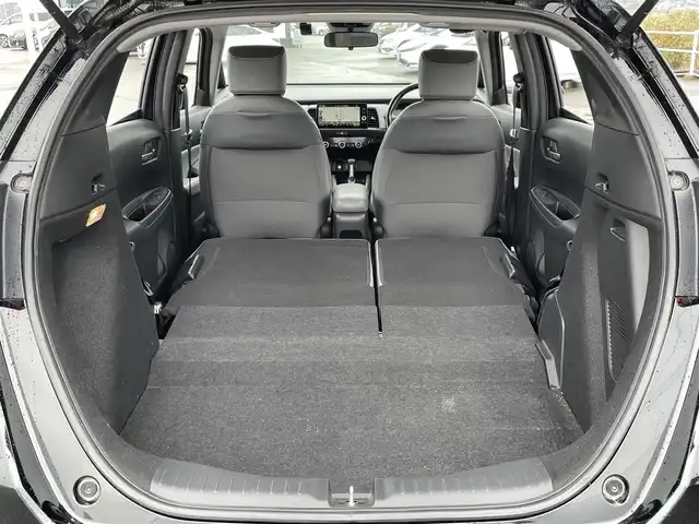 ホンダ フィット e:HEV RS 佐賀県 2023(令5)年 7.3万km クリスタルブラックパール ワンオーナー/純正9インチHondaCONNECTディスプレー/バックカメラ/前後ドライブレコーダー/ビルトインETC2.0/電子パーキングブレーキ/・BRAKE HOLD機能/ハーフレザーシート/ISOFIX対応/パドルシフト/革巻きステアリング/ステアリングリモコン/純正16インチアルミホイール/純正LEDヘッドライト/・オートマチックハイビーム/純正フロアマット/純正ドアバイザ―/新車保証書/取扱説明書/スペアキー１本/ホンダセンシング/・アダプティブクルーズコントロール/・衝突被害軽減ブレーキ/・先行車発進お知らせ機能/・路外逸脱抑制機能/・レーンキープアシストシステム/・標識認識機能/・パーキングセンサーシステム