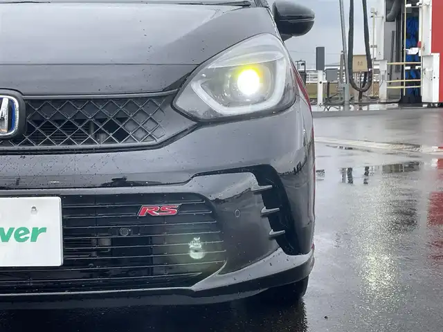 ホンダ フィット e:HEV RS 佐賀県 2023(令5)年 7.3万km クリスタルブラックパール ワンオーナー/純正9インチHondaCONNECTディスプレー/バックカメラ/前後ドライブレコーダー/ビルトインETC2.0/電子パーキングブレーキ/・BRAKE HOLD機能/ハーフレザーシート/ISOFIX対応/パドルシフト/革巻きステアリング/ステアリングリモコン/純正16インチアルミホイール/純正LEDヘッドライト/・オートマチックハイビーム/純正フロアマット/純正ドアバイザ―/新車保証書/取扱説明書/スペアキー１本/ホンダセンシング/・アダプティブクルーズコントロール/・衝突被害軽減ブレーキ/・先行車発進お知らせ機能/・路外逸脱抑制機能/・レーンキープアシストシステム/・標識認識機能/・パーキングセンサーシステム