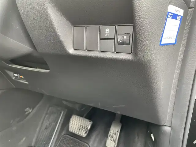 ホンダ フィット e:HEV RS 佐賀県 2023(令5)年 7.3万km クリスタルブラックパール ワンオーナー/純正9インチHondaCONNECTディスプレー/バックカメラ/前後ドライブレコーダー/ビルトインETC2.0/電子パーキングブレーキ/・BRAKE HOLD機能/ハーフレザーシート/ISOFIX対応/パドルシフト/革巻きステアリング/ステアリングリモコン/純正16インチアルミホイール/純正LEDヘッドライト/・オートマチックハイビーム/純正フロアマット/純正ドアバイザ―/新車保証書/取扱説明書/スペアキー１本/ホンダセンシング/・アダプティブクルーズコントロール/・衝突被害軽減ブレーキ/・先行車発進お知らせ機能/・路外逸脱抑制機能/・レーンキープアシストシステム/・標識認識機能/・パーキングセンサーシステム