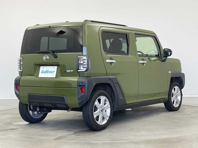 ダイハツ タフト G 新潟県 2022(令4)年 5.5万km フォレストカーキメタリック 社外メモリナビ/(BT/CD/DVD/FM/AM)/バックカメラ/スマートアシスト/コーナーセンサー/ガラスルーフ/ETC/D/N席シートヒーター/ブレーキホールド/オートハイビーム/ステアリングリモコン/アイドリングストップ/スマートキー/プッシュスタート/純正アルミホイール/取扱説明書