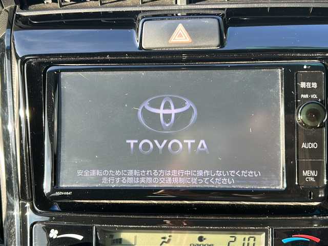 トヨタ カローラ フィールダー HV G エアロツアラー W×B 大阪府 2014(平26)年 6万km ホワイトパールクリスタルシャイン ワンオーナー/純正SDナビ/・DVD/CD/FM/AM/Bluetooth/・ワンセグテレビ/ETC/バックカメラ/革巻きステアリング/ステアリングリモコン/LEDヘッドライト/オートライト/オートエアコン/スマートキー×1/プッシュスタート/12V電源/純正15インチアルミホイール/純正フロアマット/取扱説明書/ナビ取扱説明書/保証書