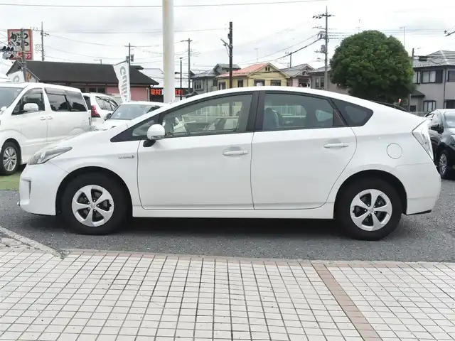 トヨタ プリウス S 神奈川県 2012(平24)年 7.6万km ホワイトパールクリスタルシャイン ワンオーナー/メモリナビ/フロント、バックカメラ/フルセグテレビ/プッシュスタート/ETC/HID/360度ドライブレコーダー/革調シートカバー/スマートキー/保証書/記録(H.26.27.29.R.1.3.5)/15インチAW付きスタットレスタイヤ有