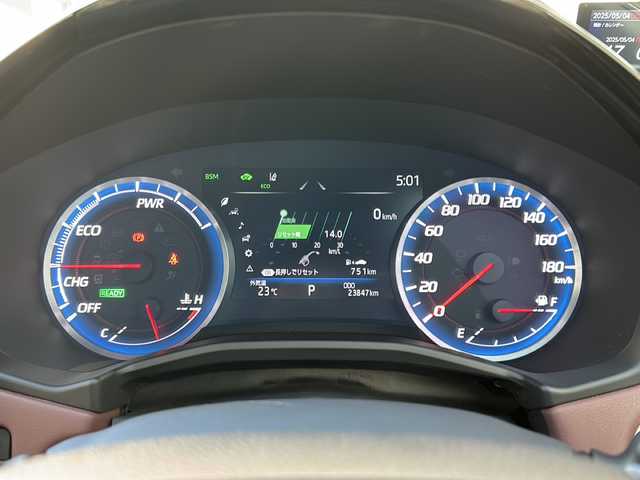 トヨタ クラウン ハイブリッド RS アドバンス Four 愛知県 2020(令2)年 2.4万km ライムホワイトパールクリスタルシャイン /禁煙車//ワンオーナー//純正メモリナビ//AM/FM/USB/CD/DVD/SD/BT/フルセグ//全方位カメラ//パノラミックビューモニター//ビルトインETC2.0//デジタルインナーミラー//前後ドライブレコーダー//ACC/LTA/PCS/RSA/AHB//BSM/RCTA/RCD/PKSB/HUD/TRC//クリアランスソナー//LEDオートライト//フォグランプ(F/R)//ハーフレザーシート//前席パワーシート//前席シートヒーター//革巻きステアリング//ステアリングスイッチ//パドルシフト//シーケンシャルウィンカー//プッシュスタート//スマートキー//スペアキー//純正フロアマット//保証書/取扱説明書/スペアキー/カードキー