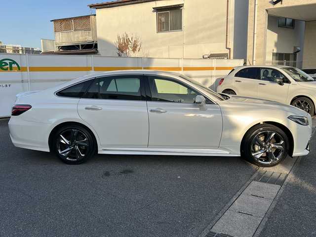 トヨタ クラウン ハイブリッド RS アドバンス Four 愛知県 2020(令2)年 2.4万km ライムホワイトパールクリスタルシャイン /禁煙車//ワンオーナー//純正メモリナビ//AM/FM/USB/CD/DVD/SD/BT/フルセグ//全方位カメラ//パノラミックビューモニター//ビルトインETC2.0//デジタルインナーミラー//前後ドライブレコーダー//ACC/LTA/PCS/RSA/AHB//BSM/RCTA/RCD/PKSB/HUD/TRC//クリアランスソナー//LEDオートライト//フォグランプ(F/R)//ハーフレザーシート//前席パワーシート//前席シートヒーター//革巻きステアリング//ステアリングスイッチ//パドルシフト//シーケンシャルウィンカー//プッシュスタート//スマートキー//スペアキー//純正フロアマット//保証書/取扱説明書/スペアキー/カードキー