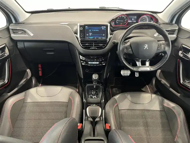 プジョー ２００８ GTライン 熊本県 2018(平30)年 4万km ビアンカホワイト ・ワンオーナー/・キーレス/・アクティブシティブレーキ/・パークアシスタンス/・ハーフレザーシート/・前席シートヒーター /・純正メモリナビ/　【Bluetooth・USB】/・フルセグTV/・バックカメラ/・社外ウーハー/・ETC/・フォグランプ/・タイヤ空気圧センサー/・純正マット/・保証書/取説