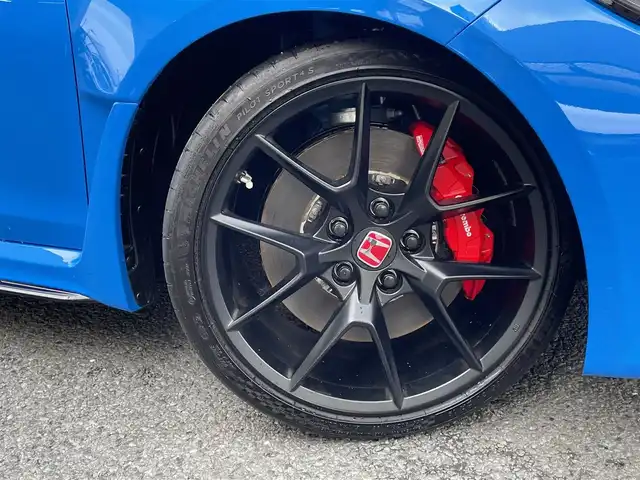 ホンダ シビック タイプR 神奈川県 2024(令6)年 0.1万km レーシングブルーパール ワンオーナー/純正メモリーナビ・地デジTV/純正USB/BT再生/バックモニター/ビルトインETC2.0/前後ドライブレコーダー/ホンダセンシング/レーダークルーズコントロール/衝突軽減ブレーキ/LKA/BSM/純正19インチAW/ブレンボブレーキ/LEDライト/プッシュスタート/スマートキー×2/純正フロアマット/保証書・取説あり