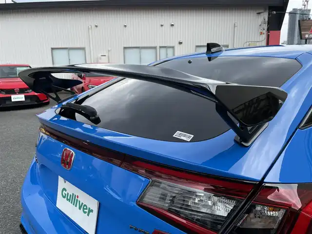 ホンダ シビック タイプR 神奈川県 2024(令6)年 0.1万km レーシングブルーパール ワンオーナー/純正メモリーナビ・地デジTV/純正USB/BT再生/バックモニター/ビルトインETC2.0/前後ドライブレコーダー/ホンダセンシング/レーダークルーズコントロール/衝突軽減ブレーキ/LKA/BSM/純正19インチAW/ブレンボブレーキ/LEDライト/プッシュスタート/スマートキー×2/純正フロアマット/保証書・取説あり