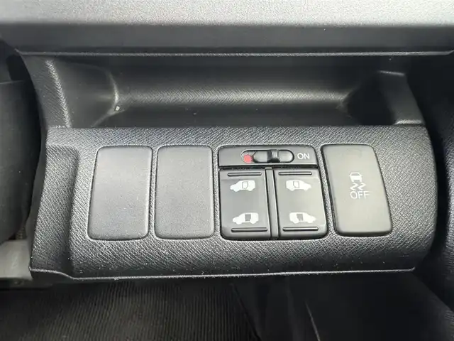 ホンダ ステップワゴン スパーダ Z 愛知県 2011(平23)年 13.3万km プレミアムブラキッシュパール 純正HDDナビ/（CD/DVD/ワンセグ）/両側パワースライドドア/バックカメラ/全方位カメラ/ETC/オートライト/純正フロアマット/ドアバイザー/パドルシフト/社外AW/夏タイヤ付き純正AW4本車載