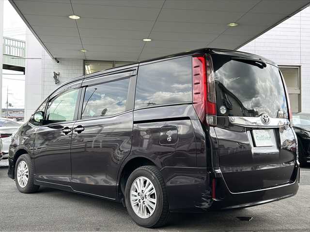 トヨタ ノア G 京都府 2016(平28)年 11.2万km ボルドーマイカメタリック 純正ナビ　/両側パワースライドドア　/ナノイー /トヨタセーフティセンス/・レーンキープアシスト /・PCS/・オートマチックハイビーム /・クルーズコントロール　/LEDライト /フォグランプ/アイドリングストップ /ETCビルトイン/ドラレコ /バックカメラ　/ウィンカーミラー/フルセグTV/純正AW/スマートキー