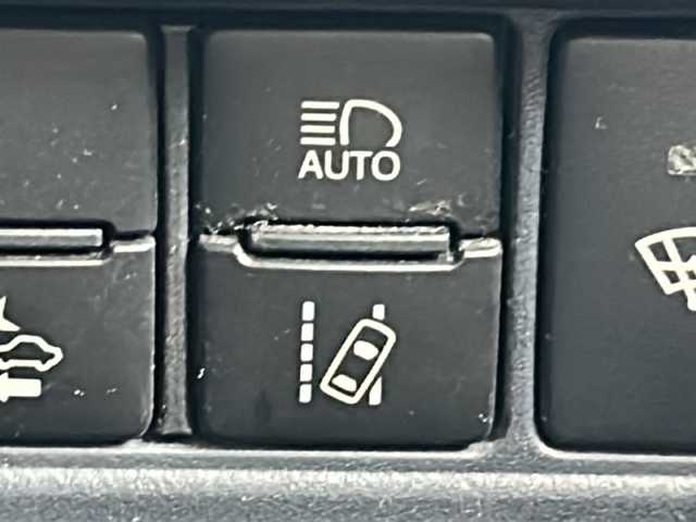 トヨタ ノア G 京都府 2016(平28)年 11.2万km ボルドーマイカメタリック 純正ナビ　/両側パワースライドドア　/ナノイー /トヨタセーフティセンス/・レーンキープアシスト /・PCS/・オートマチックハイビーム /・クルーズコントロール　/LEDライト /フォグランプ/アイドリングストップ /ETCビルトイン/ドラレコ /バックカメラ　/ウィンカーミラー/フルセグTV/純正AW/スマートキー