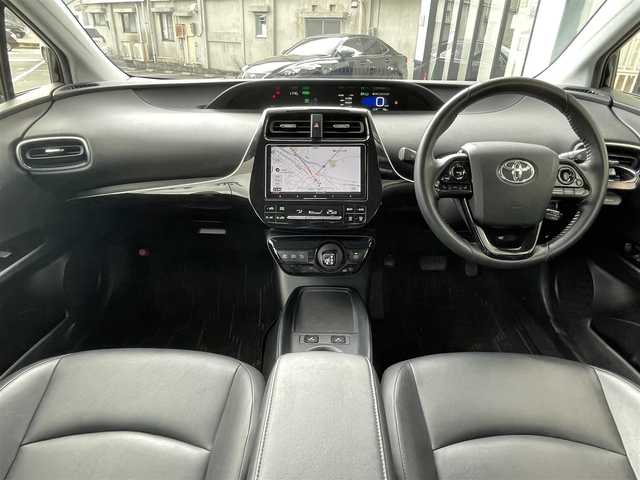 トヨタ プリウス Sツーリングセレクション 佐賀県 2019(平31)年 10.7万km アティチュードブラックマイカ トヨタセーフティセンス/・プリクラッシュセーフティ/・レーダークルーズコントロール/・レーンディパーチャーアラート/・オートマチックハイビーム/クリアランスソナー/社外9インチナビ/・バックカメラ/・フルセグTV/BT/CD/DVD/合皮シート/シートヒーター/純正17インチAW/LEDヘッドライト/フォグランプ/ETC/プッシュスタート/トノカバー/電動格納ミラー/ドアバイザー/ISOFIX/エアバックW/サイド/カーテン