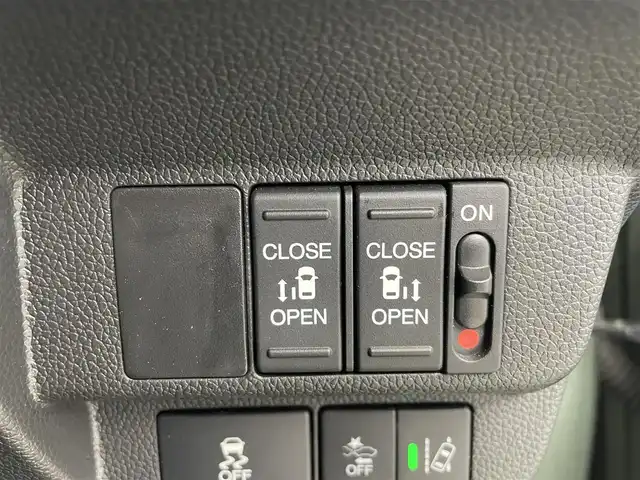 ホンダ フリード クロスター ホンダセンシング 埼玉県 2020(令2)年 3.3万km シルバーミストグリーンM 純正9インチナビ/ CD DVD フルセグ Bluetooth CarPlay/バックカメラ/衝突軽減ブレーキシステム/レーダークルーズコントロール/先行車発進お知らせ機能/ロードサインアシスト/クリアランスソナー /ミラー一体型ドライブレコーダー/両側パワースライドドア/LEDオートライト/ETC