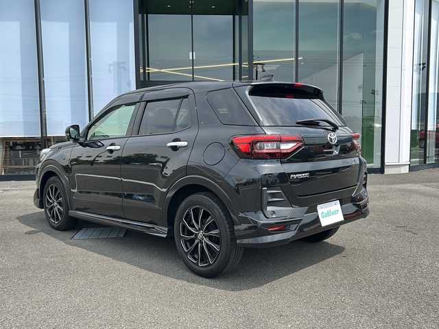 トヨタ ライズ Z 愛媛県 2023(令5)年 1.9万km ブラックマイカメタリック 純正ディスプレイオーディオ/全方位カメラ/ETC/クルーズコントロール追従あり/シートヒーター/フルセグTV/フォグランプ/HDMI/コーナーセンサー前後/LEDオートライト/USB/レーンキープアシスト/衝突軽減/アイドリングストップ/Bluetooth/横滑り防止装置/プッシュスタート
