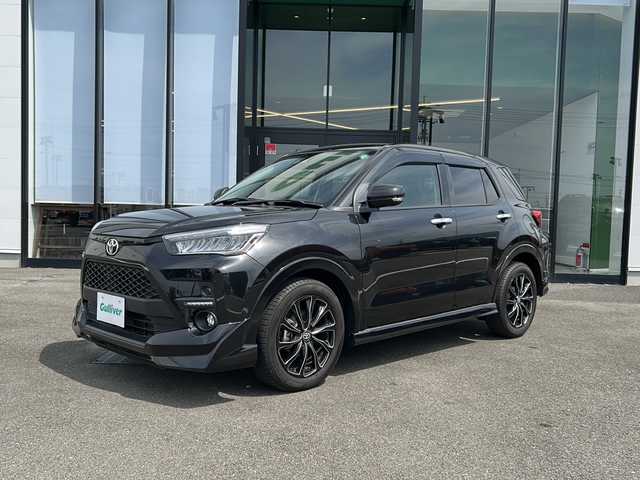 トヨタ ライズ Z 愛媛県 2023(令5)年 1.9万km ブラックマイカメタリック 純正ディスプレイオーディオ/全方位カメラ/ETC/クルーズコントロール追従あり/シートヒーター/フルセグTV/フォグランプ/HDMI/コーナーセンサー前後/LEDオートライト/USB/レーンキープアシスト/衝突軽減/アイドリングストップ/Bluetooth/横滑り防止装置/プッシュスタート