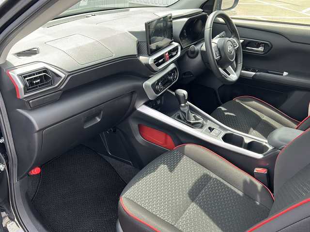 トヨタ ライズ Z 愛媛県 2023(令5)年 1.9万km ブラックマイカメタリック 純正ディスプレイオーディオ/全方位カメラ/ETC/クルーズコントロール追従あり/シートヒーター/フルセグTV/フォグランプ/HDMI/コーナーセンサー前後/LEDオートライト/USB/レーンキープアシスト/衝突軽減/アイドリングストップ/Bluetooth/横滑り防止装置/プッシュスタート