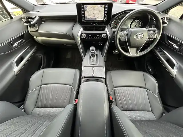 トヨタ ハリアー G 東京都 2021(令3)年 2.1万km プレシャスブラックパール ワンオーナー/純正ディスプレイオーディオ（ナビキット付き）/・Bluetoothオーディオ/USBオーディオ/・Apple CarPlay/AndroidAuto/ブラインドスポットモニター/トヨタセーフティセンス/パワーバックドア/パワーシート（運転席）/デジタルインナーミラー/純正ビルトインETC2.0/取扱説明書/保証書/スペアキー1本