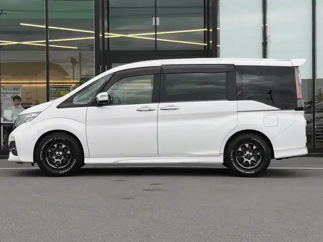 ホンダ ステップワゴン スパーダ クールスピリット 茨城県 2016(平28)年 9.5万km ホワイトオーキッドパール 純正ナビ/【DISC・ラジオ・TV・iPod・SD・USB・BT・VTR・AUX・HDMI】/シートヒーター/両側パワスラ/パドルシフト/レーダークルコン/ETC/Bカメラ/前方ドラレコ/アイドリングストップ/ステリモ/横滑り防止装置/レーンキープアシスト/衝突被害軽減システム/オートライト/Fフォグ/LEDライト