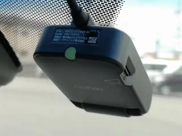 ホンダ ステップワゴン スパーダ クールスピリット 茨城県 2016(平28)年 9.5万km ホワイトオーキッドパール 純正ナビ/【DISC・ラジオ・TV・iPod・SD・USB・BT・VTR・AUX・HDMI】/シートヒーター/両側パワスラ/パドルシフト/レーダークルコン/ETC/Bカメラ/前方ドラレコ/アイドリングストップ/ステリモ/横滑り防止装置/レーンキープアシスト/衝突被害軽減システム/オートライト/Fフォグ/LEDライト