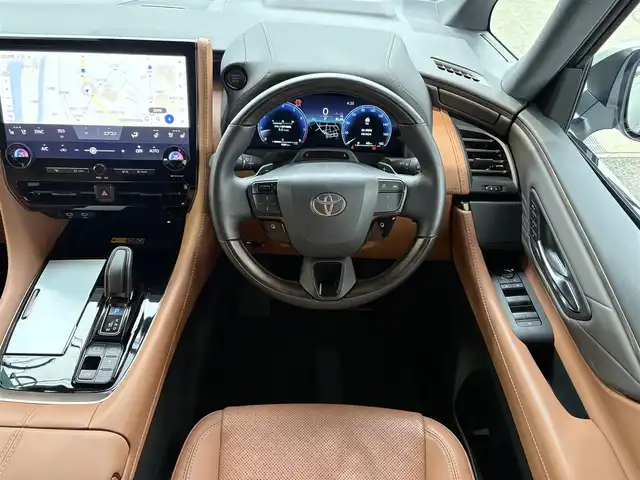トヨタ ヴェルファイア Z プレミア 愛知県 2024(令6)年 0.7万km プラチナホワイトパールマイカ ワンオーナー/全方位カメラ/オットマン/両側パワースライドドア/独立ガラスルーフ/3列シート/後席モニター/追従クルーズコントロール/プリクラッシュ/コーナーセンサー前後/純正14インチナビ/Bluetooth/USB/フルセグTV/ビルトインETC/パドルシフト/パワーシート/レザーシート/エアシート/シートヒーター/ステアリングヒーター/オートマチックハイビーム/純正アルミホイール/ABS/BSM/レーンキープアシスト/横滑り防止装置/盗難防止装置/スペアキー