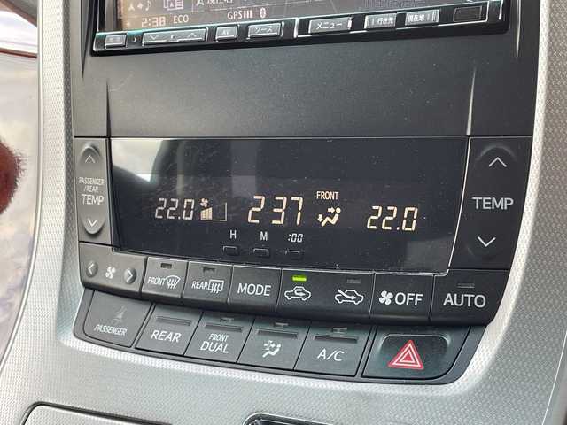 トヨタ ヴェルファイア 2．4Z プラチナセレクションⅡ 千葉県 2010(平22)年 5万km ホワイトパールクリスタルシャイン アルパイン8インチナビ/(フルセグTV/BT/CD/DVD/FM/AM)/バックカメラ/アルパインフリップダウンモニター/両側パワースライドドア/電動リアゲート/横滑り防止装置/ビルトインETC/フォグランプ/ウィンカーミラー/電動格納ミラー/純正18インチAW/シートリフター/プッシュスタート/スマートキー/フロアマット/ドアバイザー/スペアキー/取扱説明書/保証書