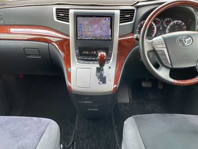 トヨタ ヴェルファイア 2．4Z プラチナセレクションⅡ 千葉県 2010(平22)年 5万km ホワイトパールクリスタルシャイン アルパイン8インチナビ/(フルセグTV/BT/CD/DVD/FM/AM)/バックカメラ/アルパインフリップダウンモニター/両側パワースライドドア/電動リアゲート/横滑り防止装置/ビルトインETC/フォグランプ/ウィンカーミラー/電動格納ミラー/純正18インチAW/シートリフター/プッシュスタート/スマートキー/フロアマット/ドアバイザー/スペアキー/取扱説明書/保証書