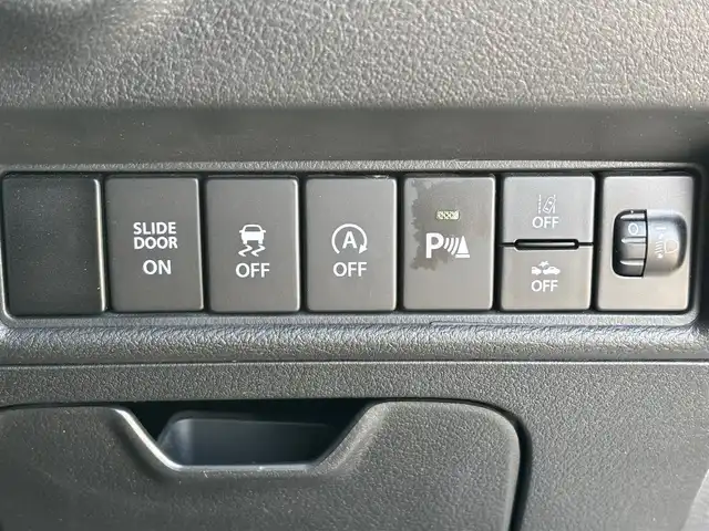 スズキ ソリオ HV MX 奈良県 2018(平30)年 4.7万km ピュアホワイトP 社外７インチナビ(AVIC-RWS901)　/フルセグテレビ　/ｂｌｕｅｔｏｏｔｈ　/ビルトインＥＴＣ　/純正フロアマット　/片側パワースライドドア　/デュアルカメラブレーキサポート　/アダブティブクルーズコントロール　/クリアランスソナー/パーソナルテーブル（運転席と助手席）