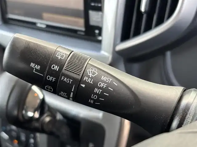 スズキ ソリオ HV MX 奈良県 2018(平30)年 4.7万km ピュアホワイトP 社外７インチナビ(AVIC-RWS901)　/フルセグテレビ　/ｂｌｕｅｔｏｏｔｈ　/ビルトインＥＴＣ　/純正フロアマット　/片側パワースライドドア　/デュアルカメラブレーキサポート　/アダブティブクルーズコントロール　/クリアランスソナー/パーソナルテーブル（運転席と助手席）