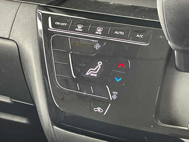 日産 ルークス ハイウェイスター X 愛知県 2020(令2)年 5.7万km ホワイトパール 禁煙車/純正9インチナビ/（CD/DVD/Bluetooth/フルセグTV）/全方位カメラ/衝突軽減ブレーキ/レーンキープアシスト/オートマチックハイビーム/コーナーセンサー/左側パワースライドドア/ベンチシート/アイドリングストップ/純正14インチアルミホイール/スマートキー/スペアキー1本/LEDヘッドライト/フロントフォグランプ/オートライト/フロアマット/横滑り防止装置/横滑り防止装置