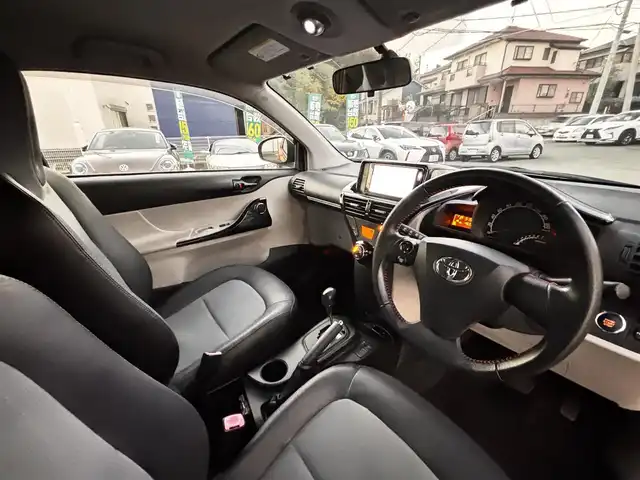 トヨタ ｉＱ 130G レザーパッケージ 熊本県 2012(平24)年 4.7万km オレンジM 純正メモリナビ（NSLN-W62）/【フルセグTV/Bluetooth/HDMI/USB】/ハーフレザーシート/純正16インチアルミホイール/社外車高調/ETC/ステアリングスイッチ/革巻きステアリング/M/Tモード/横滑り防止/プッシュスタート/スマートキー/ウインカーミラー/オートライト/オートエアコン/純正フロアマット