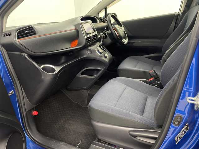 トヨタ シエンタ ハイブリッド G 埼玉県 2015(平27)年 7.2万km コバルトブルーメタリック 純正ナビ　/バックカメラ　/両側パワースライドドア　/Ｂｌｕｅｔｏｏｔｈ　/フルセグＴＶ　/ＣＤ／ＤＶＤ再生　/スマートキー　/スペアキー　/前後ドライブレコーダー　/ビルトインＥＴＣ　/純正フロアマット