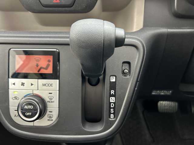 トヨタ パッソ モーダ　Gパッケージ 三重県 2017(平29)年 2.7万km ブラックマイカメタリック/ファインブルーマイカメタリック 2トーン /禁煙車 //純正SDナビ（NSCD-W66）//ワンセグTV //コーナーセンサー　//LEDヘッドライト//衝突軽減ブレーキ //レーンキープアシスト //オートライト //電動格納ミラー//スマートキー//プッシュスタート//PCS//LKA//フロアマット//ドアバイザー