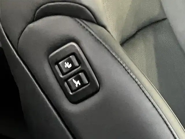 トヨタ アルファード S Cパッケージ 山口県 2020(令2)年 13.7万km ブラック 純正ディスプレイオーディオ/＆ナビ＆バックカメラ/純正フロアマット/純正ドアバイザー/純正18インチアルミ/サンルーフ/黒合皮シート/フロントパワーシート/＆シートヒーター/ステアリングヒーター/オートハイビーム/プリクラッシュセーフティ/レーダークルーズコントロール/ビルトインETC2.0