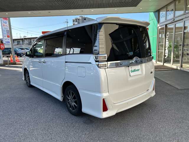 トヨタ ヴォクシー ハイブリッド ZS 煌Ⅲ 滋賀県 2020(令2)年 10.1万km ホワイトパールクリスタルシャイン /禁煙車//ワンオーナー//社外SDナビ【ALPINE 7WMX】//バックカメラ//Bluetooth・フルセグTV・CD・AMFM//前後ドラレコ【KENWOOD DRV-MR740】//前席シートヒーター//ETC//クルーズコントロール//両側パワースライドドア//社外15インチAW//純正16インチAW有//LEDヘッドライト//オートハイビーム//スペアキー//保証書//取扱説明書