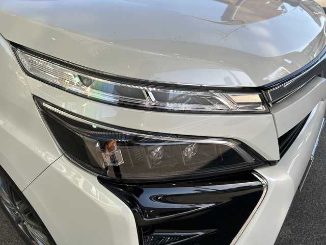 トヨタ ヴォクシー ハイブリッド ZS 煌Ⅲ 滋賀県 2020(令2)年 10.1万km ホワイトパールクリスタルシャイン /禁煙車//ワンオーナー//社外SDナビ【ALPINE 7WMX】//バックカメラ//Bluetooth・フルセグTV・CD・AMFM//前後ドラレコ【KENWOOD DRV-MR740】//前席シートヒーター//ETC//クルーズコントロール//両側パワースライドドア//社外15インチAW//純正16インチAW有//LEDヘッドライト//オートハイビーム//スペアキー//保証書//取扱説明書