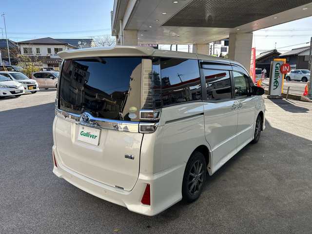トヨタ ヴォクシー ハイブリッド ZS 煌Ⅲ 滋賀県 2020(令2)年 10.1万km ホワイトパールクリスタルシャイン /禁煙車//ワンオーナー//社外SDナビ【ALPINE 7WMX】//バックカメラ//Bluetooth・フルセグTV・CD・AMFM//前後ドラレコ【KENWOOD DRV-MR740】//前席シートヒーター//ETC//クルーズコントロール//両側パワースライドドア//社外15インチAW//純正16インチAW有//LEDヘッドライト//オートハイビーム//スペアキー//保証書//取扱説明書