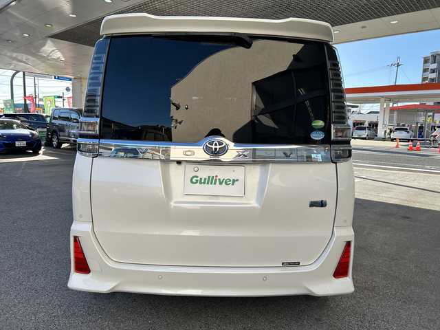 トヨタ ヴォクシー ハイブリッド ZS 煌Ⅲ 滋賀県 2020(令2)年 10.1万km ホワイトパールクリスタルシャイン /禁煙車//ワンオーナー//社外SDナビ【ALPINE 7WMX】//バックカメラ//Bluetooth・フルセグTV・CD・AMFM//前後ドラレコ【KENWOOD DRV-MR740】//前席シートヒーター//ETC//クルーズコントロール//両側パワースライドドア//社外15インチAW//純正16インチAW有//LEDヘッドライト//オートハイビーム//スペアキー//保証書//取扱説明書