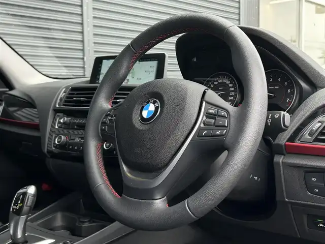 ＢＭＷ １１８ｉ スポーツ 茨城県 2017(平29)年 1.9万km 黒 Bカメラ/ETC/クルーズコントロール/衝突軽減システム/LKA/LEDヘッドライト/純正ナビ/CD/DVD/BT/USB/純正16インチAW