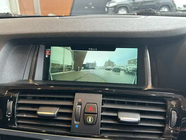 ＢＭＷ Ｘ４ xDrive 28i Mスポーツ 高知県 2015(平27)年 17.4万km カーボンブラックM 純正HDDナビ/【CD/DVD/BT】ー/フロント/バックカメラ/クルーズコントロール(追従走行有り)/衝突被害軽減ブレーキ/車線逸脱警報/車線逸脱制御/パーキングアシスト/横滑り防止/パワーシート(メモリ機能有り)/コーナー、バックセンサー/パワーバックドア/ミラー一体型ETC/パドルシフト/オートホールド/オートワイパー/オートライト/純正LEDライト/スマートキー/プッシュスタート/MTモード付きAT/アイドリングストップ/純正アルミホイール 20インチ/スペアキー×1【スマートキー】/新車時整備手帳/取扱説明書/記録簿有